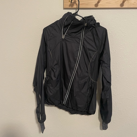 lululemon athletica Jackets & Blazers - Lululemon running wind breaker